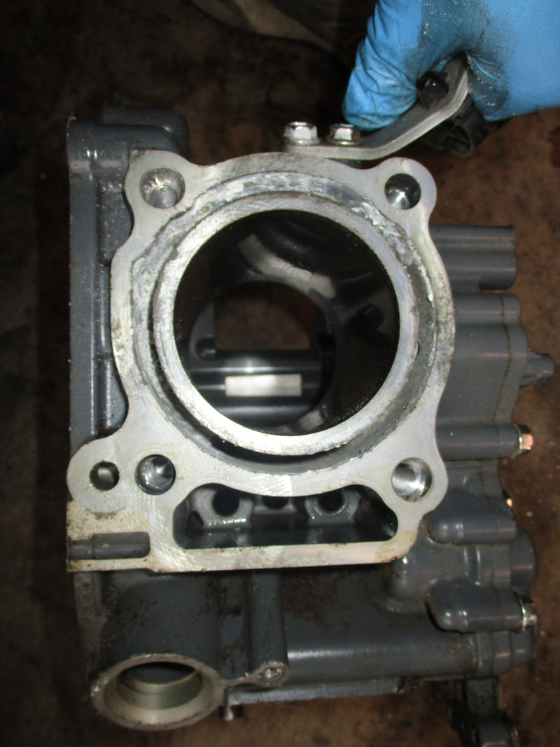 Suzuki DF25 25hp 4 stoke outboard crankcase block (11300-95850)