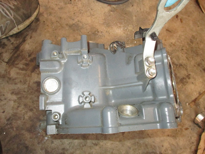 Suzuki DF25 25hp 4 stoke outboard crankcase block (11300-95850)