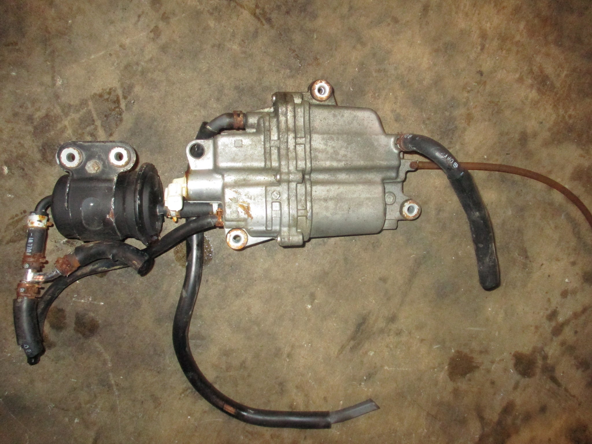 Suzuki DF115 115hp outboard VST / fuel vapor separator (15600