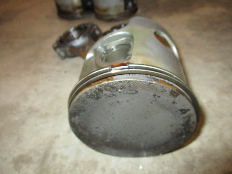 Yamaha OX66 225hp 2 stroke outboard starboard piston and rod (62J-02)