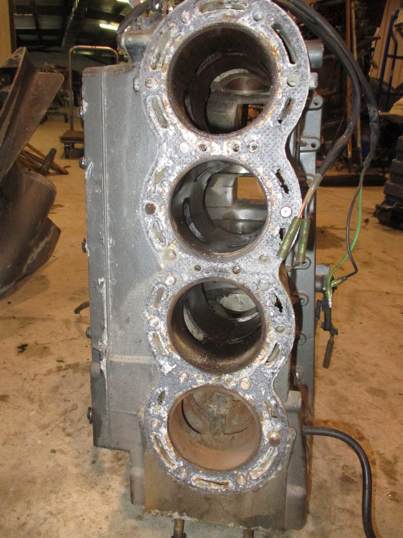 Suzuki DT115S 115hp 2 stroke outboard crankcase block