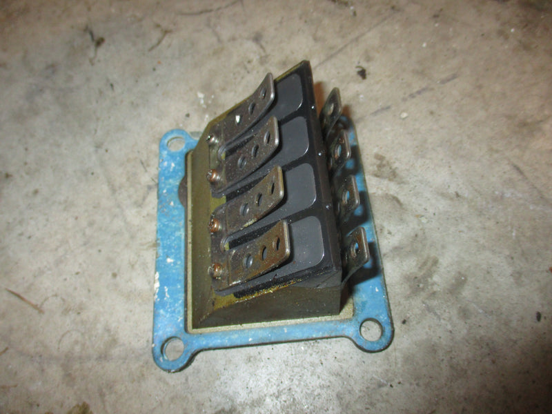 Suzuki DT115S 115hp 2 stroke outboard reed valve (13150-94502)
