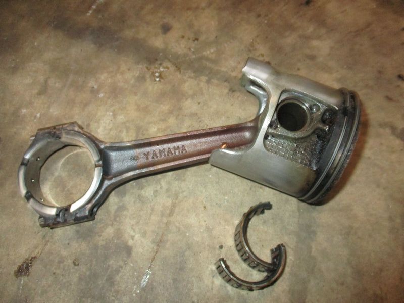 Yamaha OX66 250hp 2 stroke outboard starboard piston and rod (62J-02)
