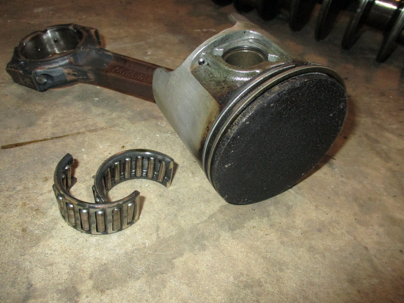 Yamaha OX66 250hp 2 stroke outboard starboard piston and rod (62J-02)