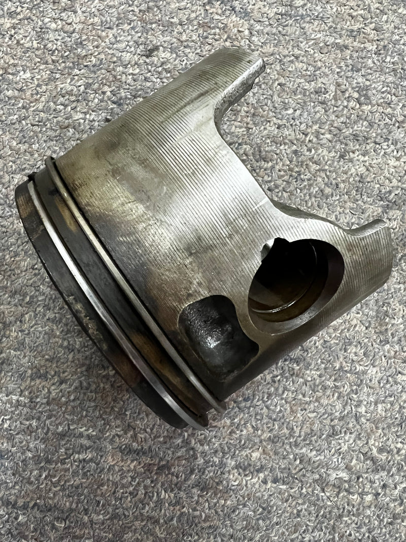 Evinrude ETEC 200hp outboard starboard piston head (5006517)