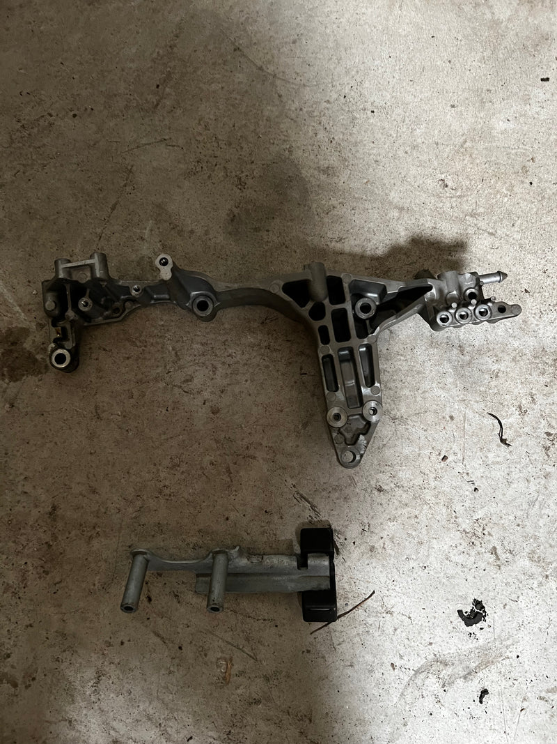 Yamaha 200hp 4 stroke outboard brackets (6DA-85991-00-00)