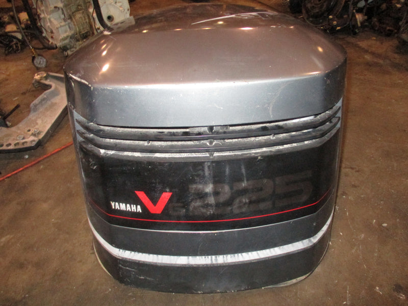 Yamaha 225hp 2 stroke 2.6L Precision Blend outboard top cowling