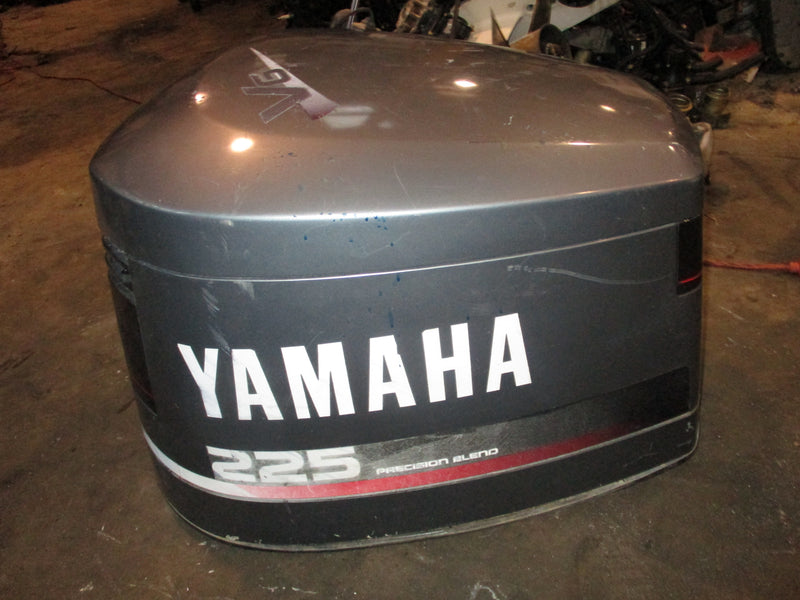 Yamaha 225hp 2 stroke 2.6L Precision Blend outboard top cowling
