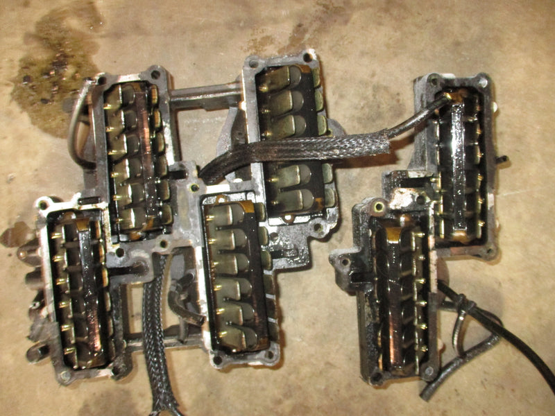 Evinrude 200hp Ficht 2 stroke outboard intake manifold with reeds (5000886)