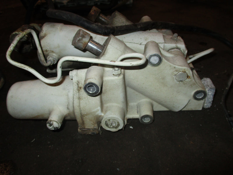 Suzuki DT175 175hp outboard tilt trim unit
