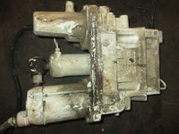 Load image into Gallery viewer, Suzuki DT175 175hp outboard tilt trim unit
