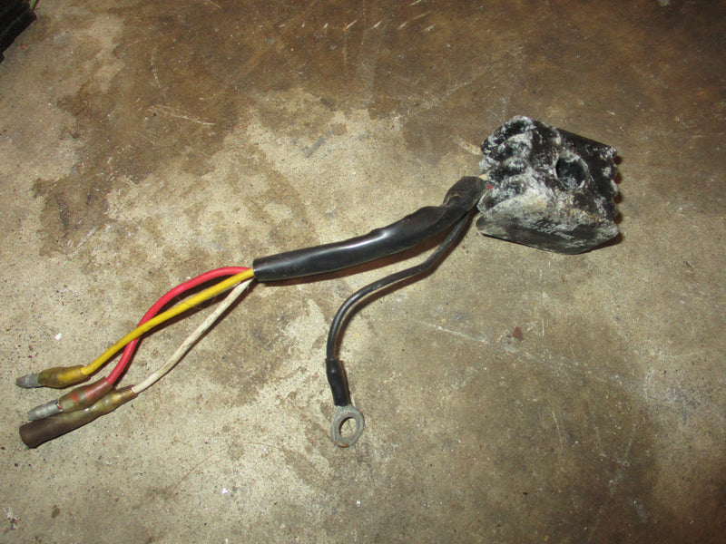 Suzuki DT175 175hp outboard rectifier regulator style 2 (32800-95D01)
