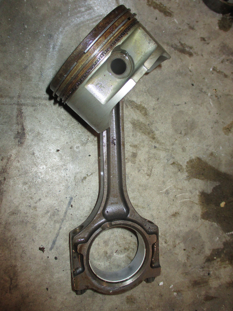 Yamaha 80hp 4 stroke outboard piston and rod (67F-11640-00)