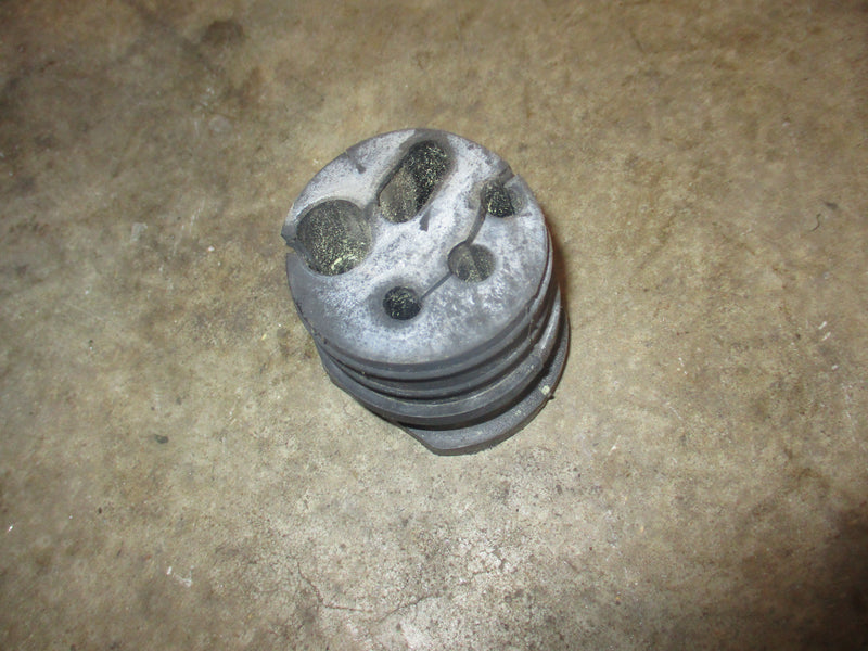 Johnson 140hp 4 stroke outboard rigging grommet