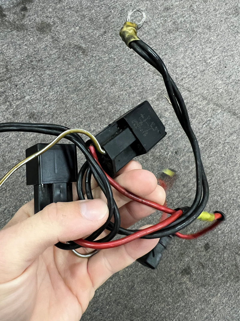 Evinrude Ficht 150hp 2 stroke outboard tilt trim relays (586224)