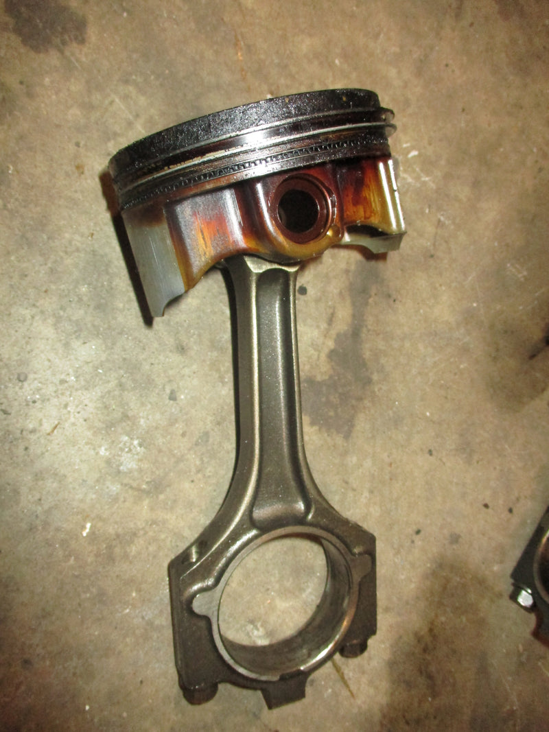 Yamaha 225hp 2 stroke outboard piston and rod