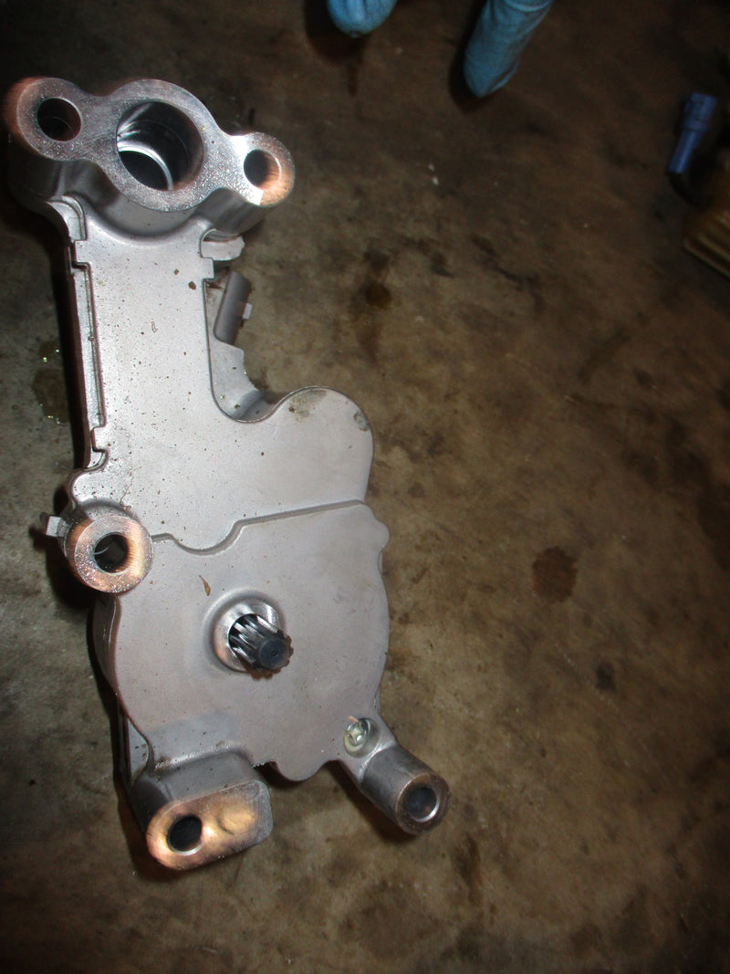 Suzuki DF200 200hp outboard oil pump (16400-93J02)