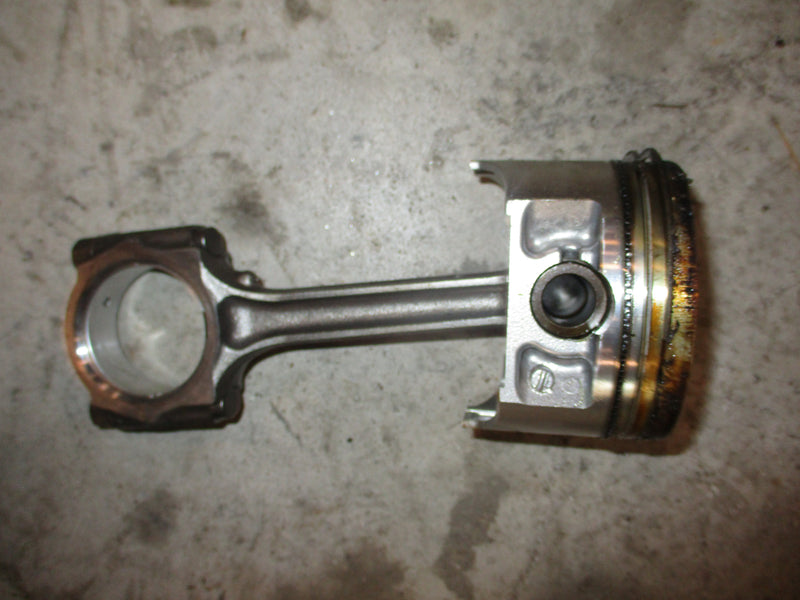 Suzuki DF90 90hp outboard piston and rod (12111-90J01)