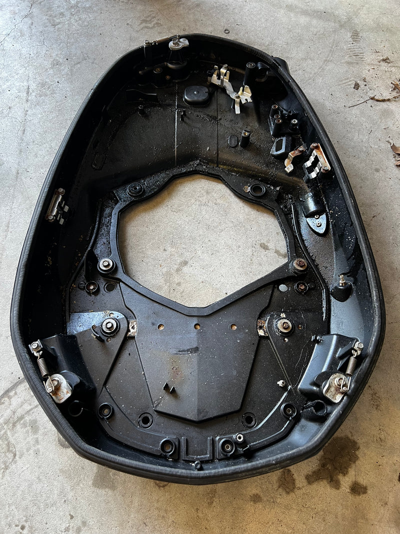 Yamaha 4.2L 300hp 4 stroke outboard bottom cowling (6CB-4271-01-8D)