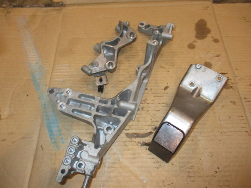 2013 Yamaha 200hp 4 stroke 4 cylinder outboard bracket set