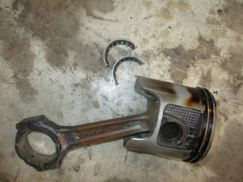 Yamaha SWS OX66 250hp outboard port piston (62J-02)