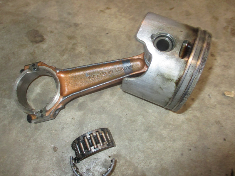 Johnson 115hp 2 stroke outboard starboard piston and rod (436243)