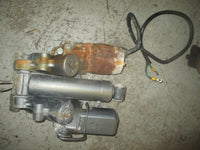 Load image into Gallery viewer, Yamaha 115hp 2 stroke outboard tilt trim unit
