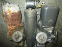 Load image into Gallery viewer, Yamaha 115hp 2 stroke outboard tilt trim unit
