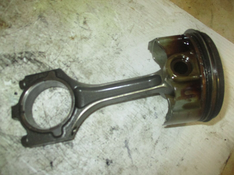 Yamaha 225hp 4 stroke outboard piston and rod (69J-11631-00-B0)