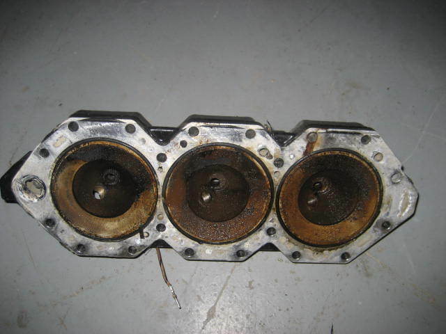 Johnson Evinrude Ficht 150 hp or 175 hp Starboard Cylinder Head 0439563