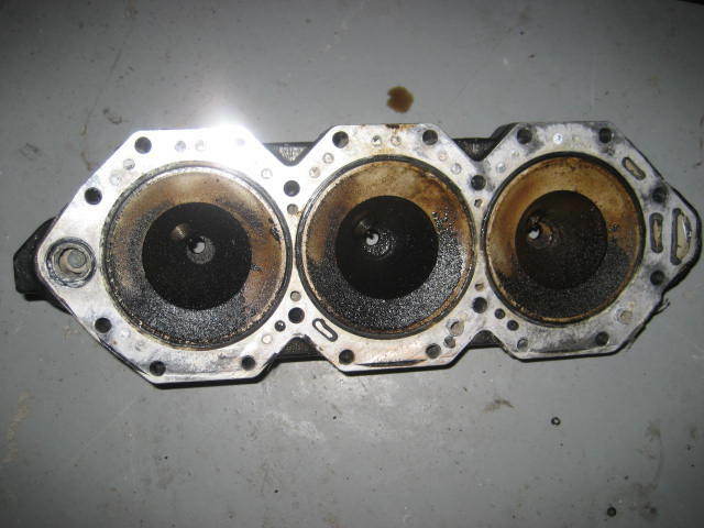 Johnson Evinrude Ficht 150 hp or 175 hp Port Cylinder Head 0439562