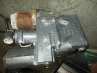 Load image into Gallery viewer, Yamaha 115hp 2 stroke outboard tilt trim unit
