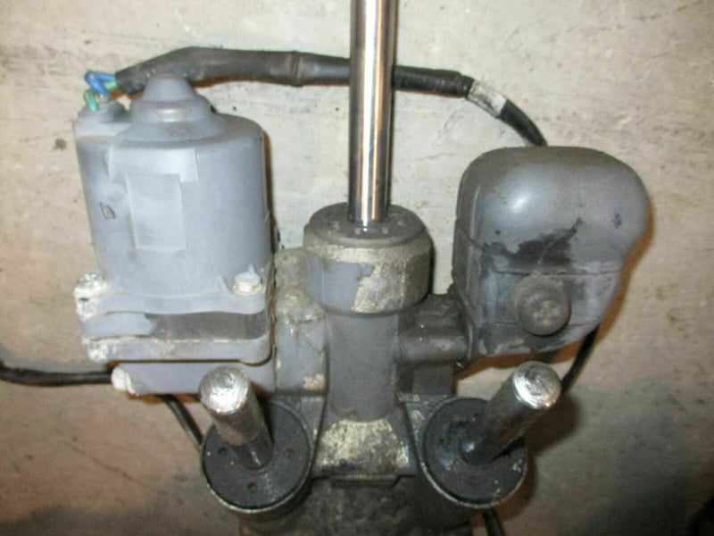 Honda 130hp 4 stroke outboard tilt trim unit