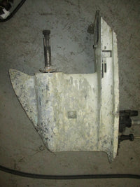 Load image into Gallery viewer, Johnson Ocean Runner 200hp outboard lower unit with 25" shaft
