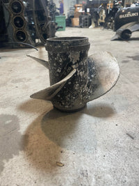 Load image into Gallery viewer, Yamaha 50hp 4 stroke outboard aluminum prop 11 3/8 x 14
