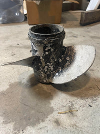 Load image into Gallery viewer, Yamaha 50hp 4 stroke outboard aluminum prop 11 3/8 x 14
